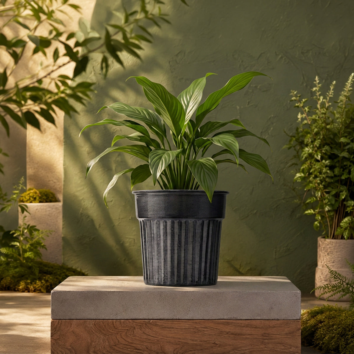 Galvanised Ribbed Metal Pot